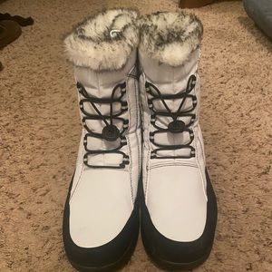 Winter boots worn twice.